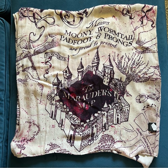 NWOT - Wizarding World of Harry Potter Marauder’s Map Scarf - Picture 1 of 8